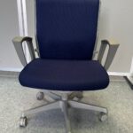 オカムラ 肘付き オフィスチェア