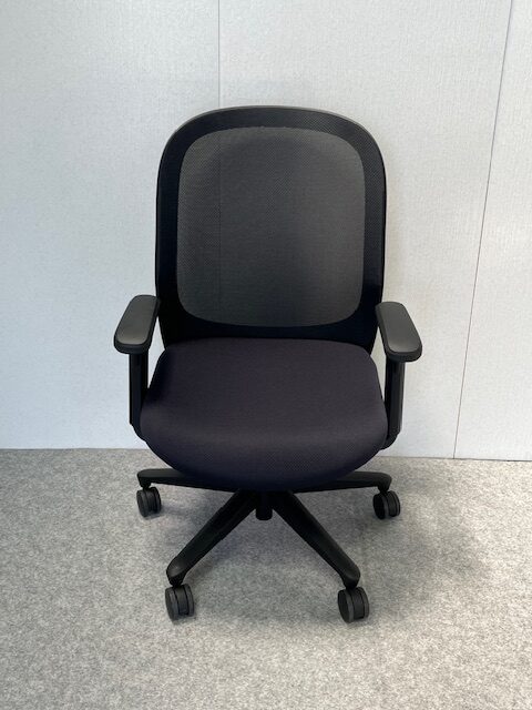 肘付き オフィスチェア