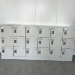 18人用シューズロッカー